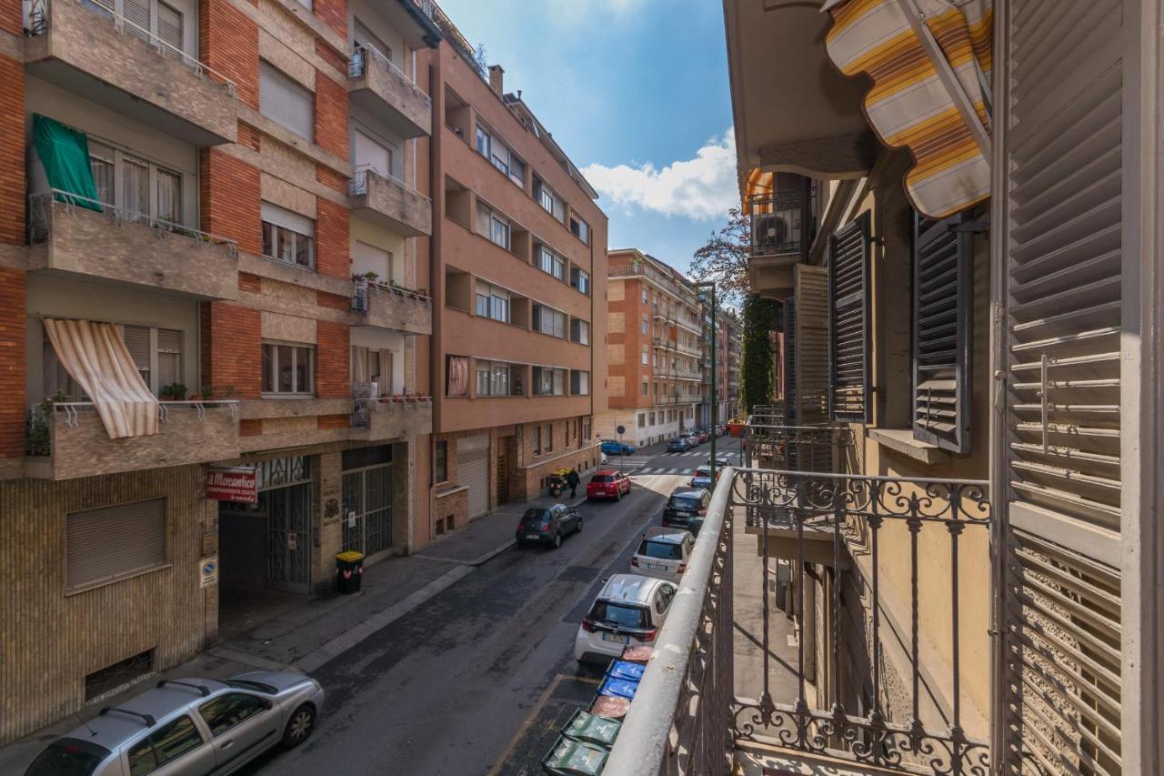 Appartamento In Piazza Adriano In Zona Cenisia Torino Exterior foto